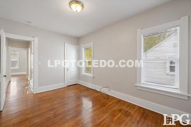 Building Photo - 2037 Alvin St