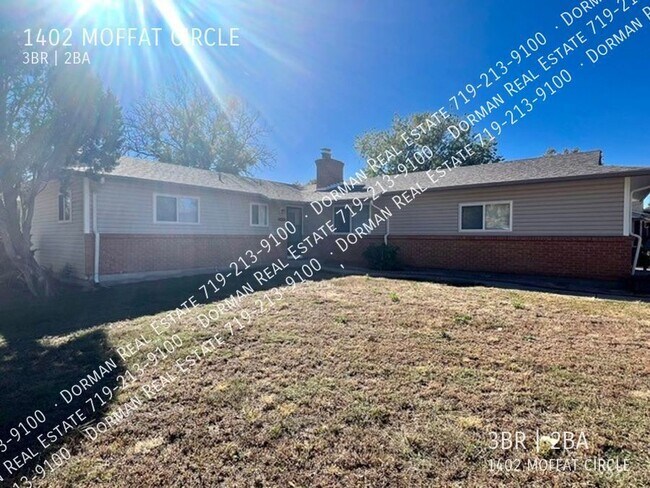 Building Photo - 1402 Moffat Cir