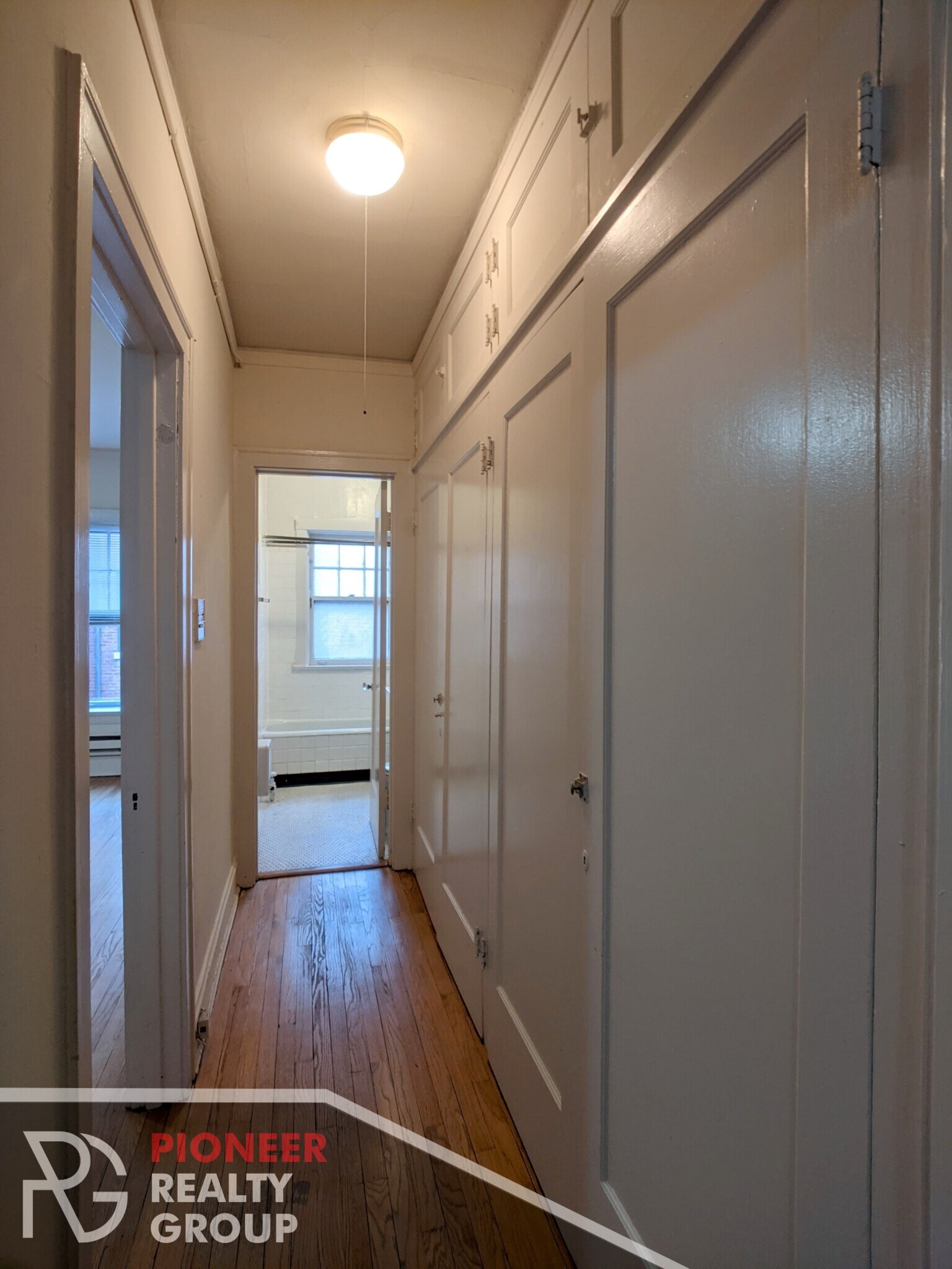 Building Photo - 1025 Dempster St