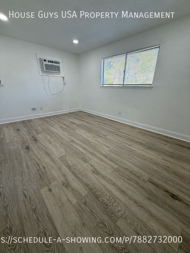 Building Photo - 15411 Barat Ave