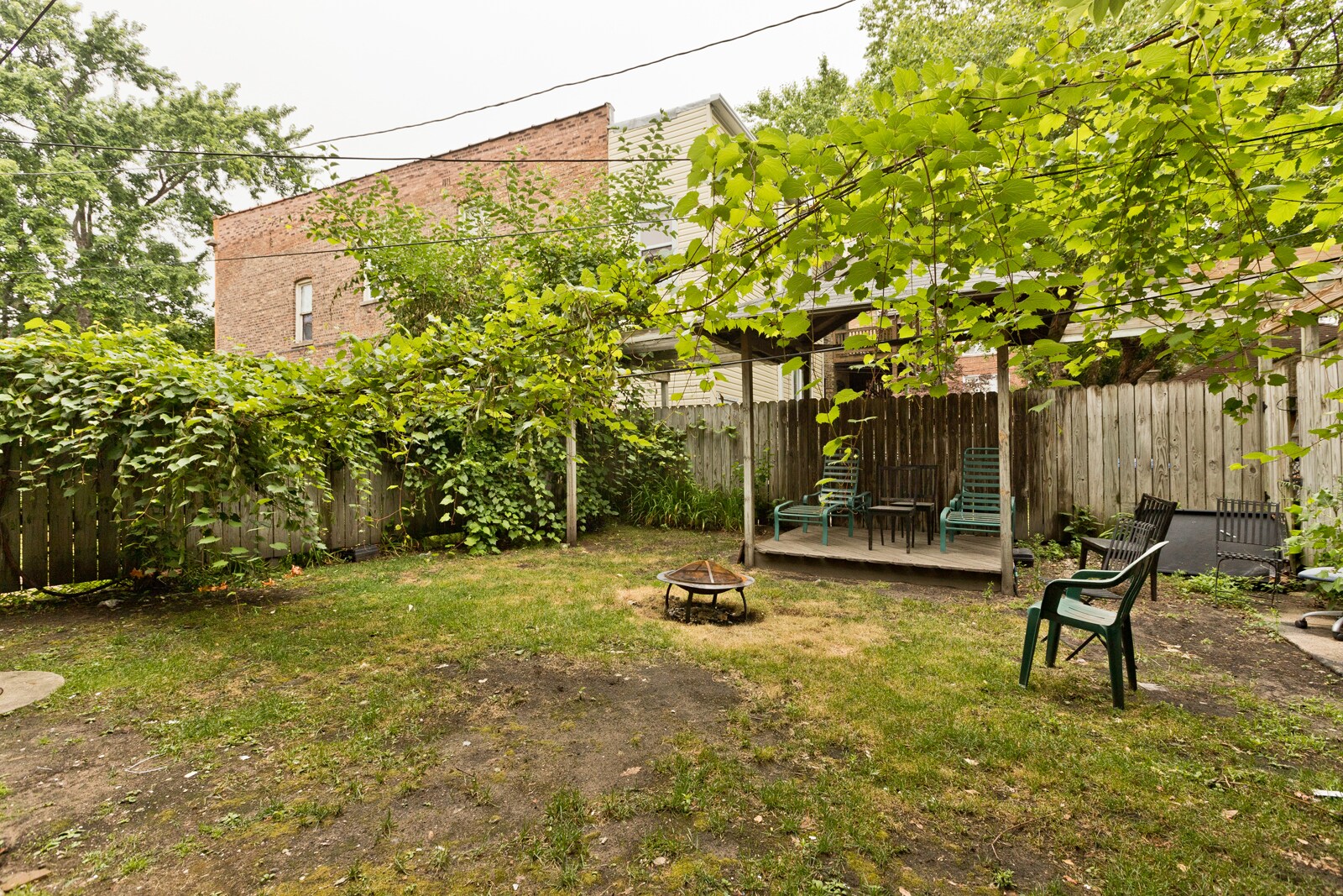 Building Photo - 1320 W Farwell Ave