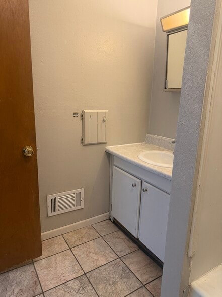 Bath 2 - 216 S. College Avenue