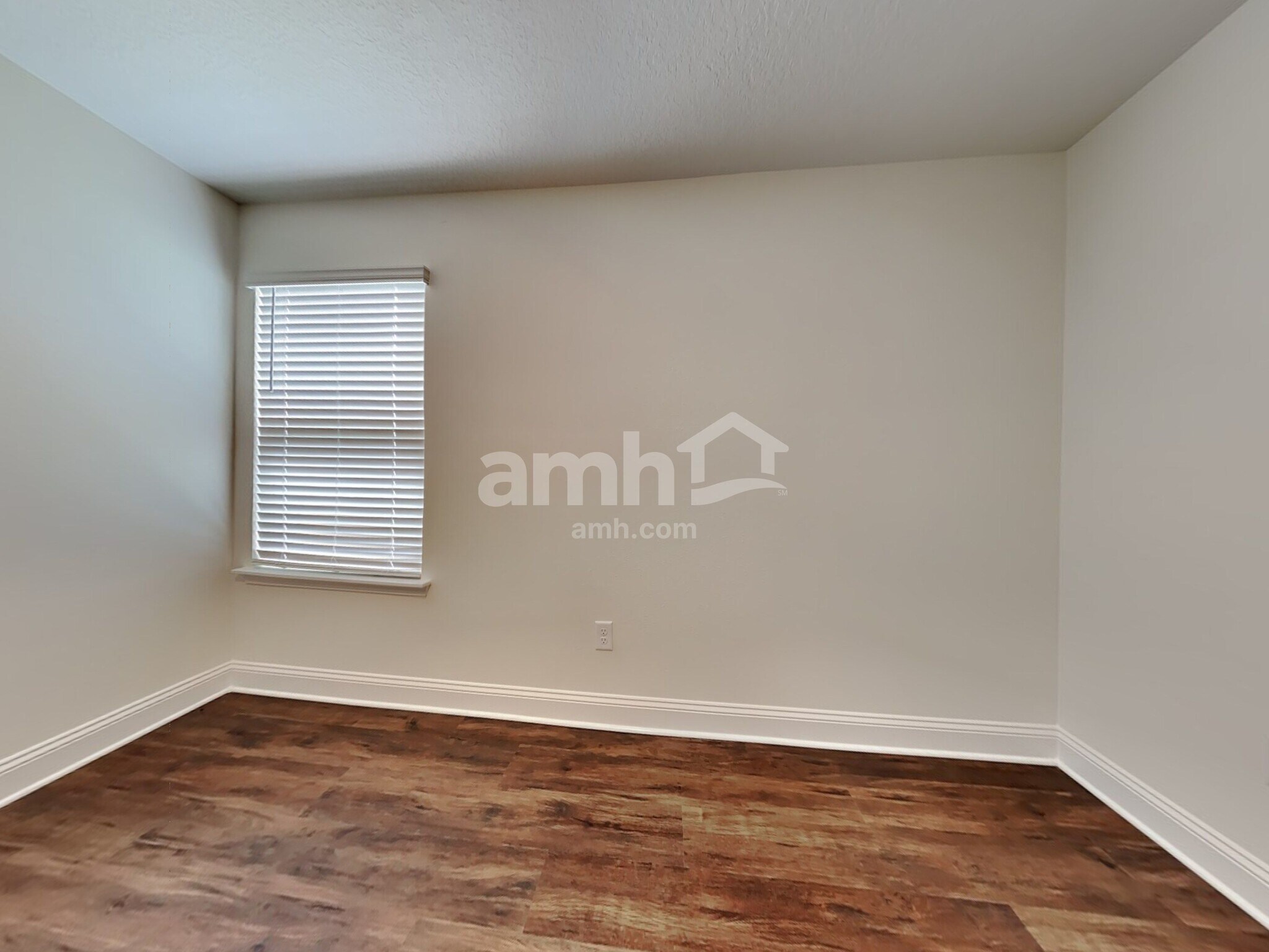 Building Photo - 518 Onate Cir