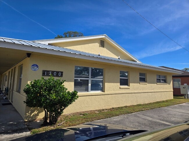 Primary Photo - Cute 1/1 in Convenient Location