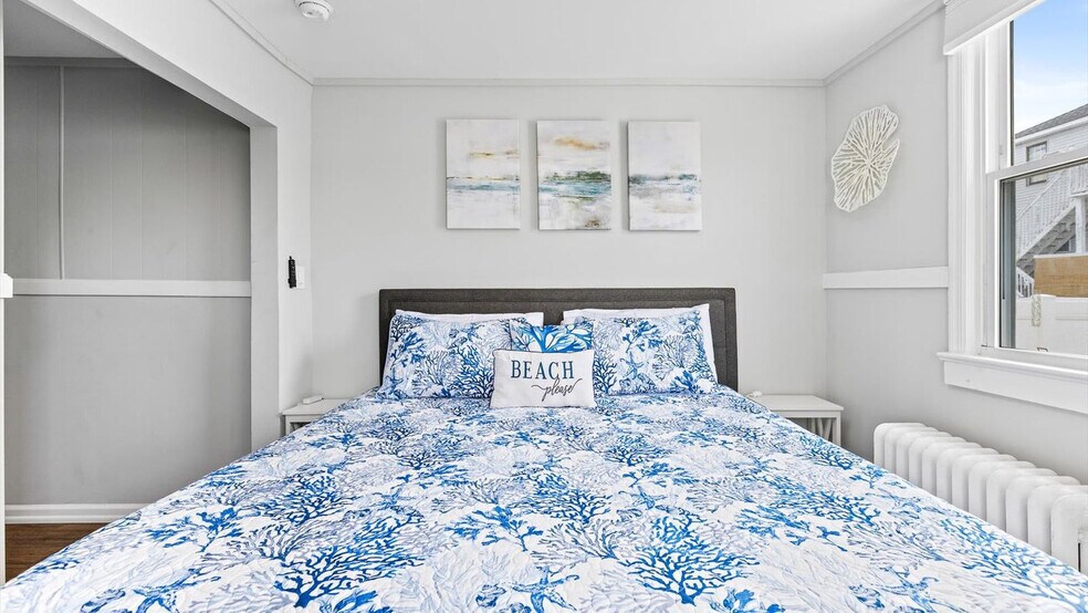 Building Photo - 228 N Dudley Ave