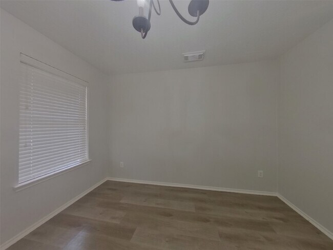 Building Photo - 21607 Fossil Trails Dr