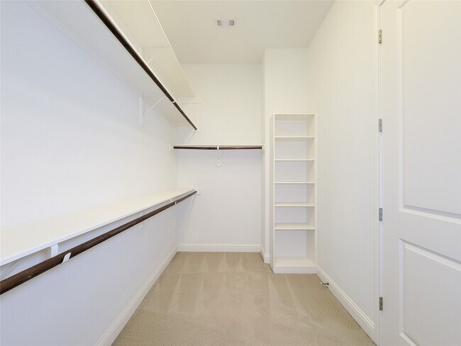 Building Photo - 5520 Kiam St