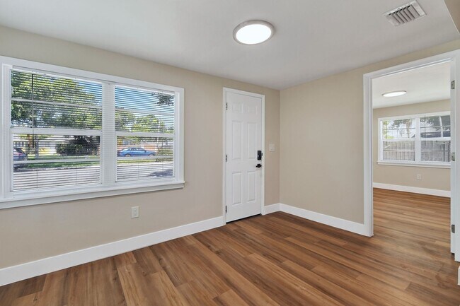 Building Photo - 3714 Morton Ave