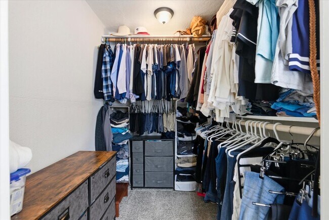 Building Photo - 6743 Kamloops Dr