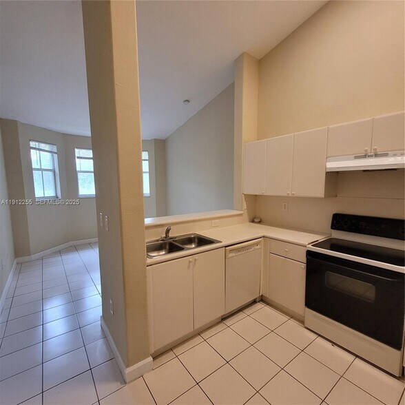 Building Photo - 1666 SE 27th Ct