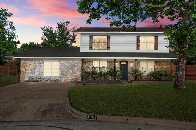 Primary Photo - 3001 Maplelawn Cir
