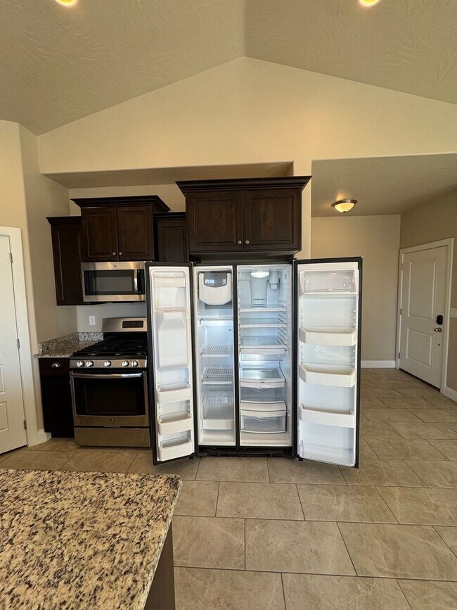 Building Photo - Beautiful 3 Bedroom Home - Casitas at Sienna Hills