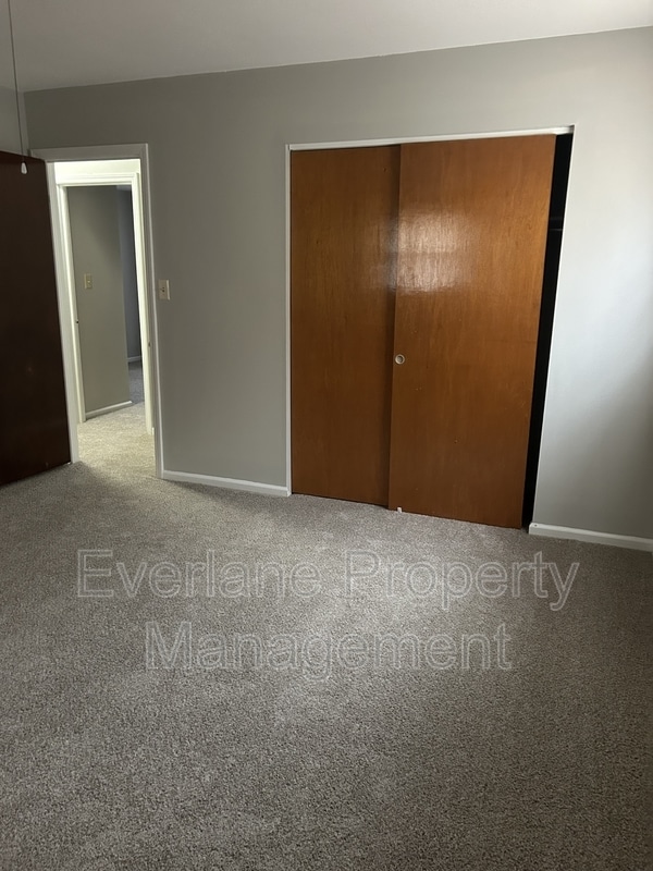 Building Photo - 10243 Bayton Ct