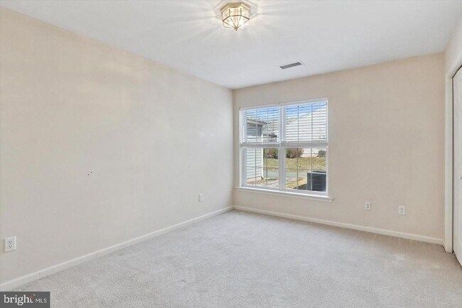 Building Photo - 110 W Harmony Dr