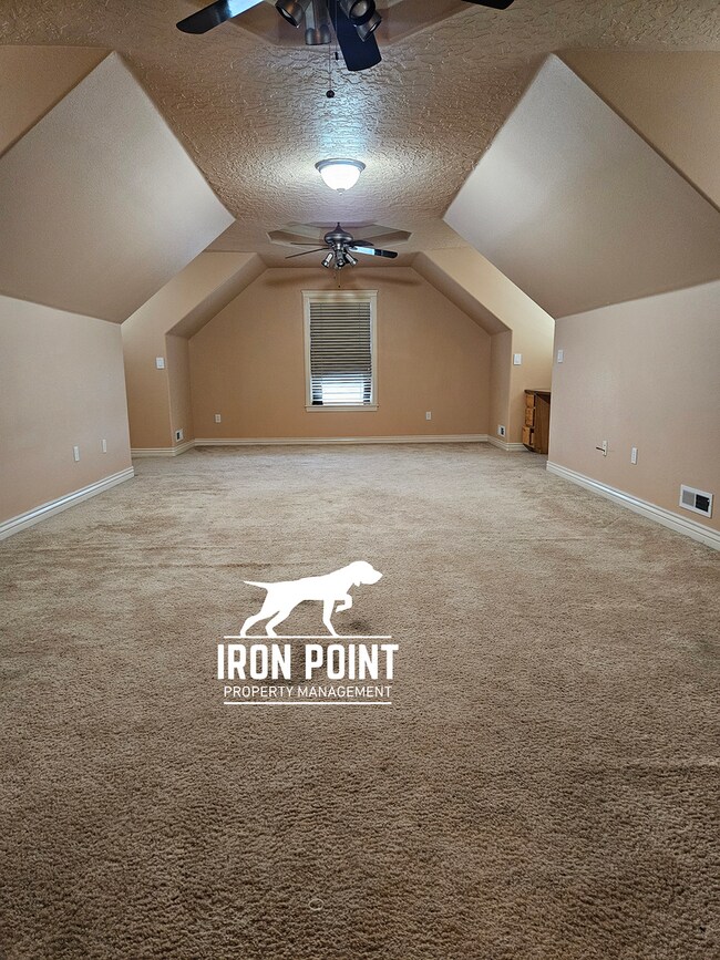 Building Photo - 3bed/3bath in sought after Nampa neighborhood w/3 car garage and large bonus room.