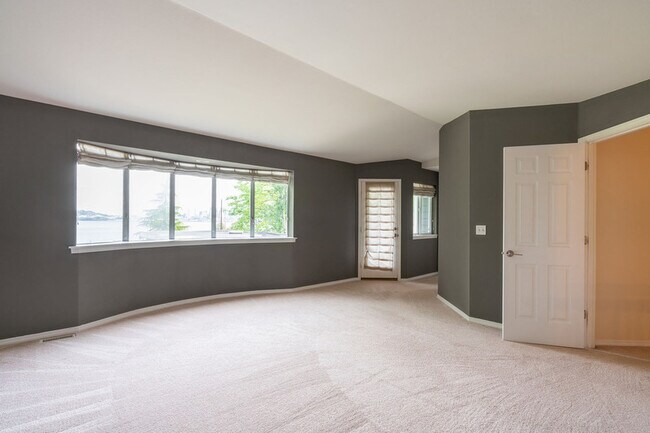 Building Photo - 1919 Fairmount Ave SW