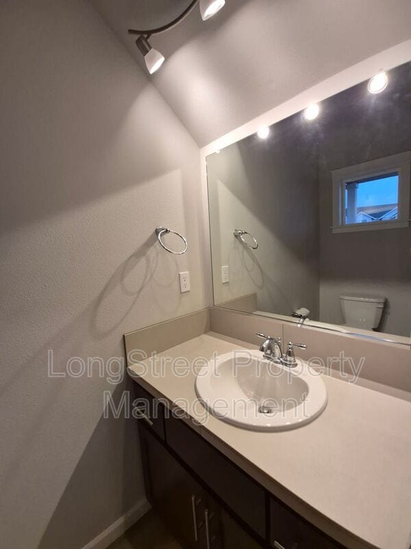 Building Photo - 7278 SE Ronelle Ct