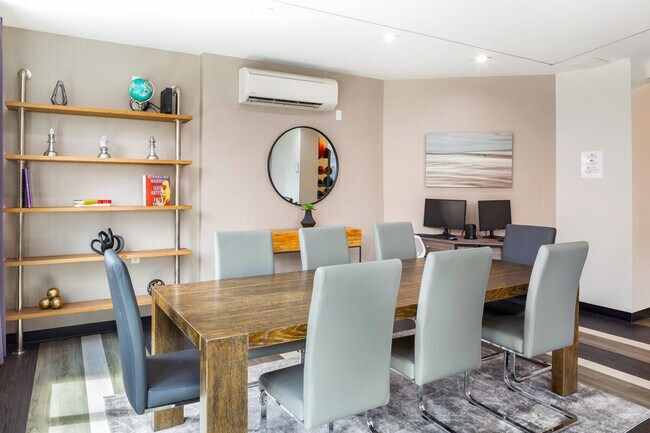 Building Photo - 4 York Ave