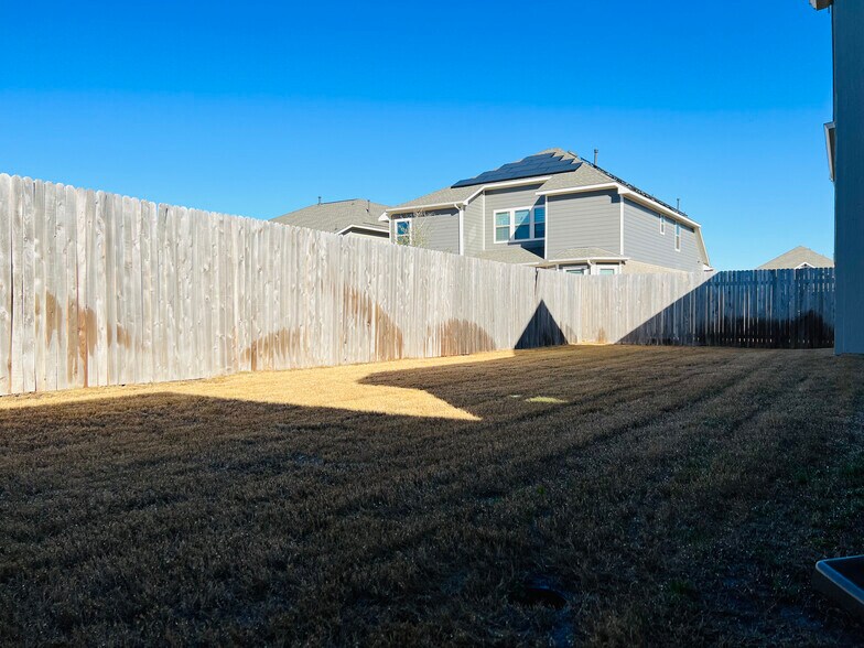 Building Photo - 3712 Fieldfare Dr