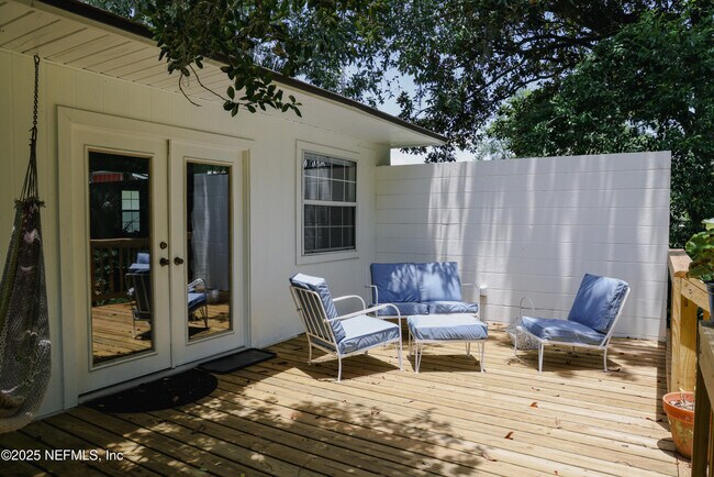 Building Photo - 1345 Orange Cir S