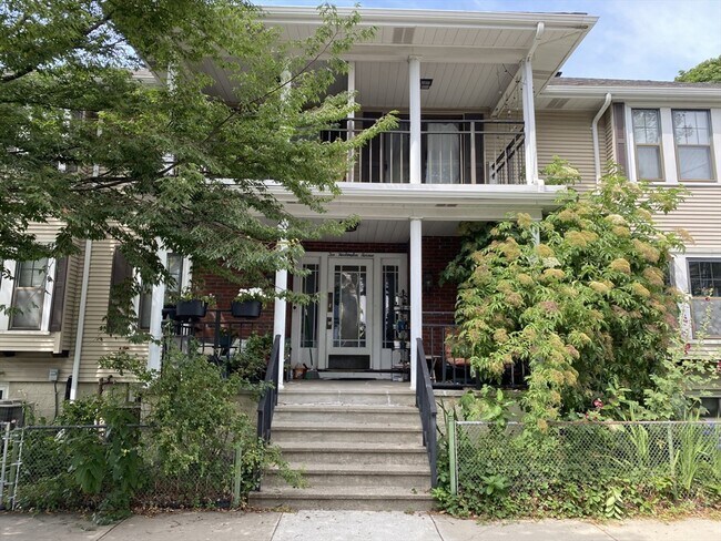 Primary Photo - 10 Washington Ave