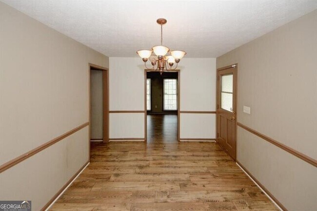 Building Photo - 4033 Scenic Mountain Dr SW