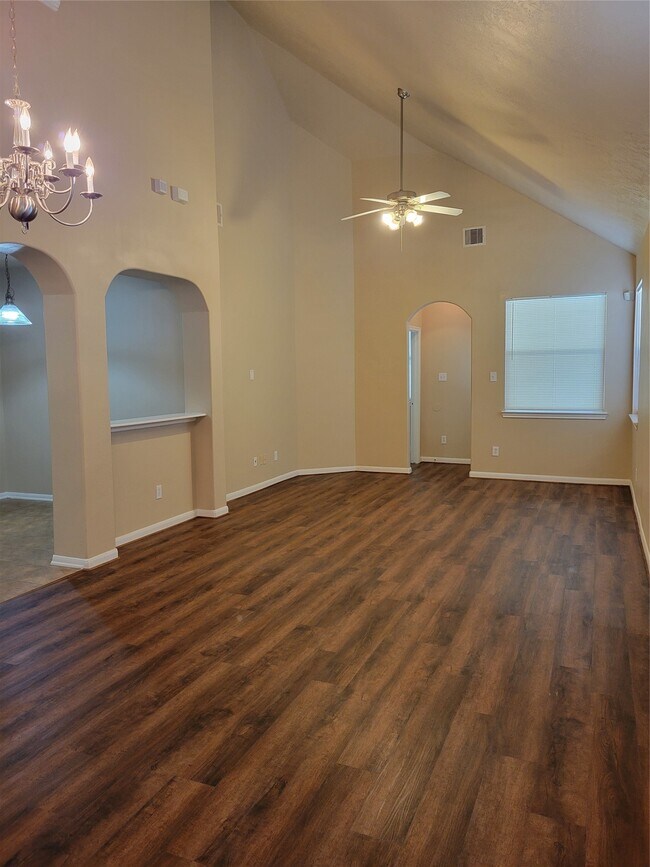 Building Photo - 13411 Forest Pines Village Ln