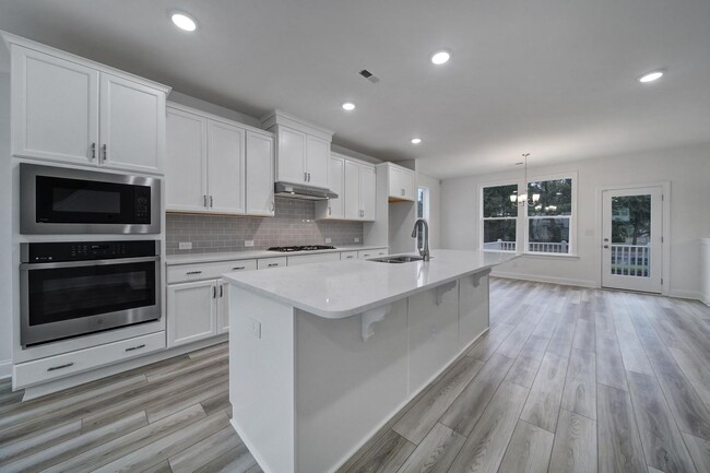 Building Photo - Gorgeous Brand New Townhome in Concord nea...