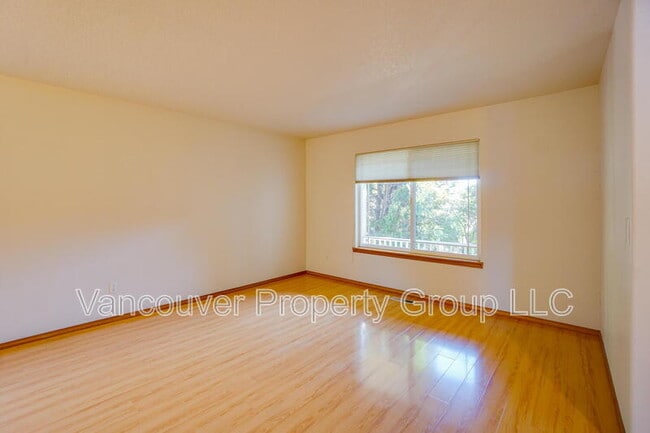Building Photo - 6416 NE 163rd Ave