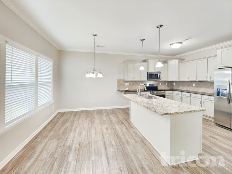 Building Photo - 2053 Lake Vista Drive
