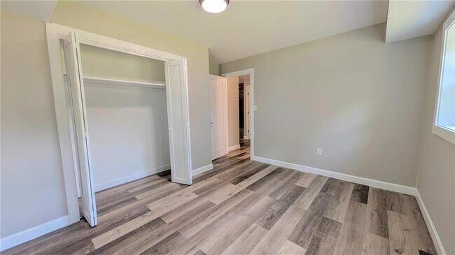 Building Photo - 3318 Hilltop Cir