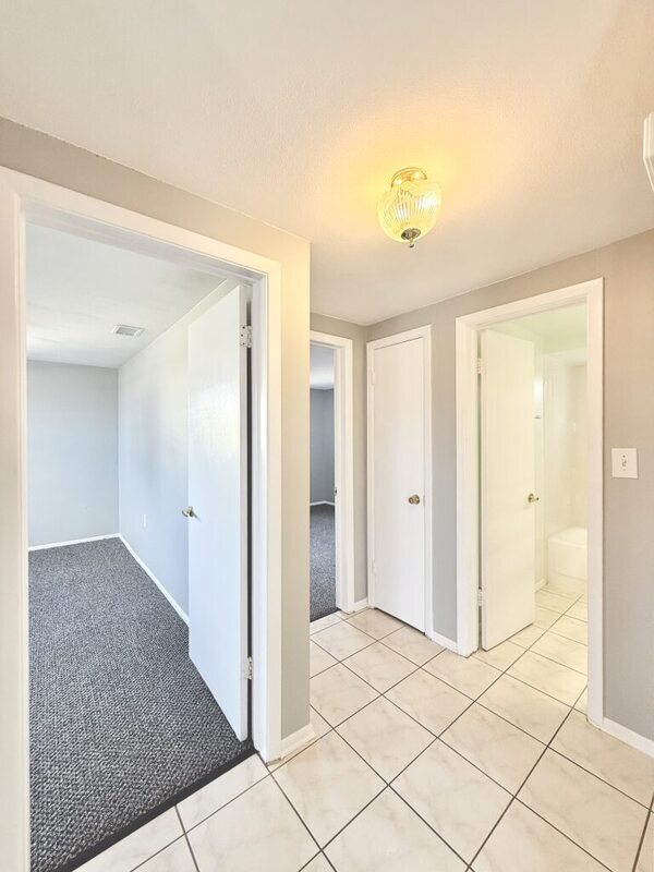 Building Photo - 1300 Classic Dr