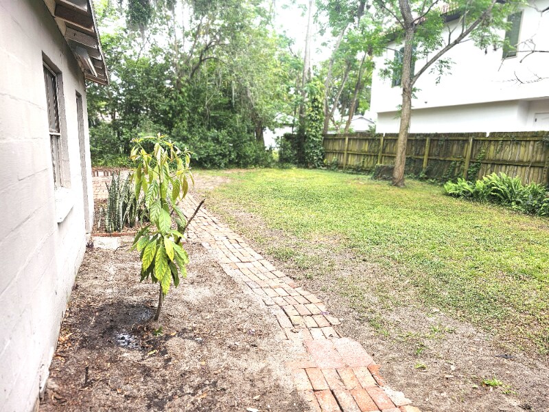 Building Photo - 1730 Ridgewood Ave