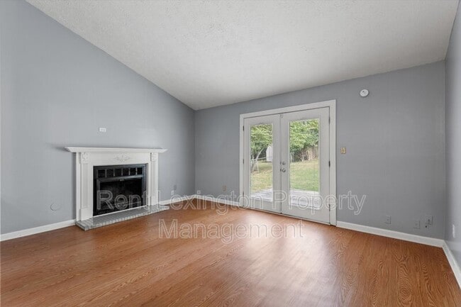 Building Photo - 3340 Featherston Dr