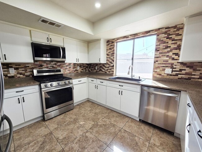 Building Photo - 4028 Zapotec Way