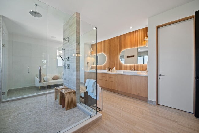 Building Photo - 5735 SW 104th Terrace