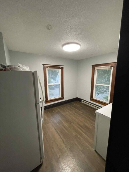 Building Photo - 633 Starr Ave