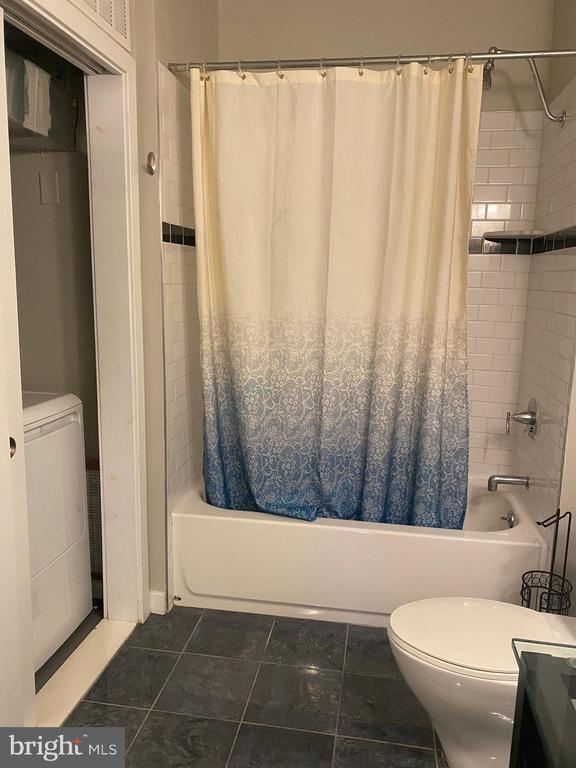 Building Photo - 4742 Pine St