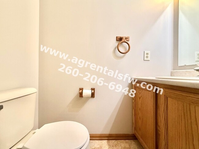 Building Photo - 3 Bedroom House