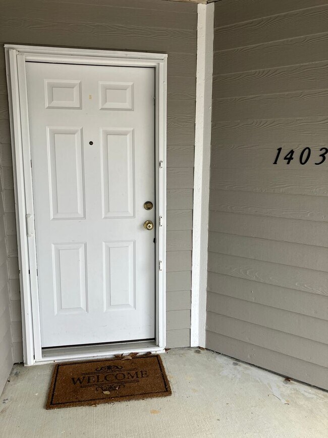 Building Photo - This is a 2 Bedroom, 2 Bathroom Completely...