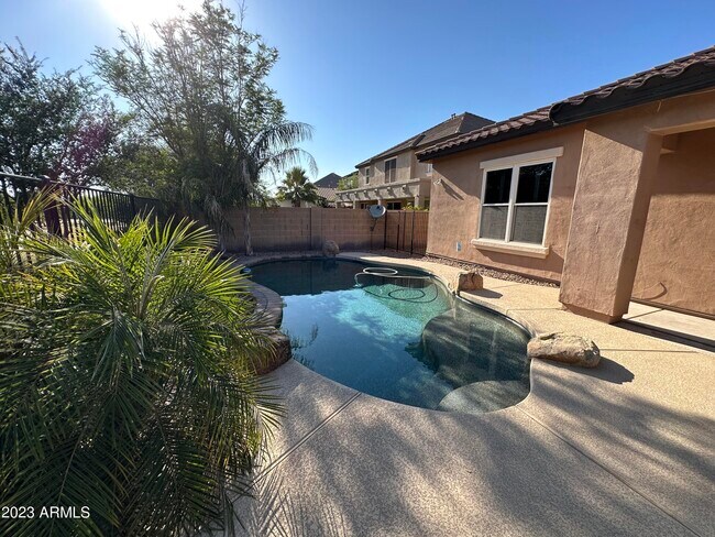 Building Photo - 2251 E Azalea Dr