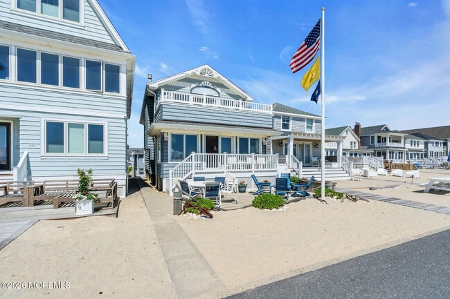 Building Photo - 419 Beach Front
