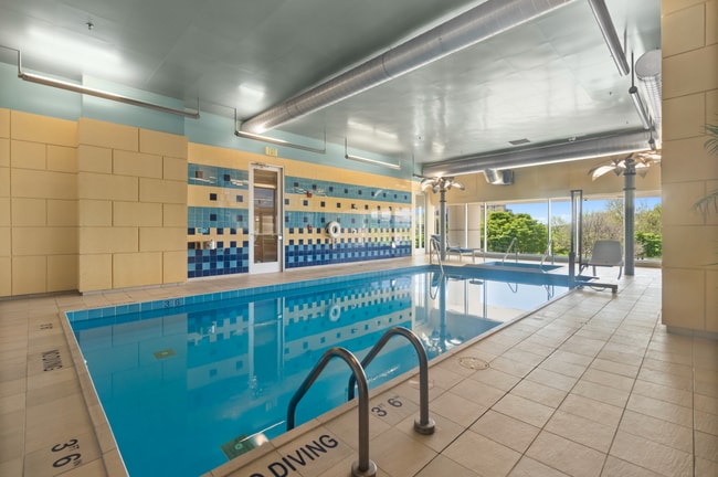 Building Photo - Three Bedroom - RiverHouse Condo!