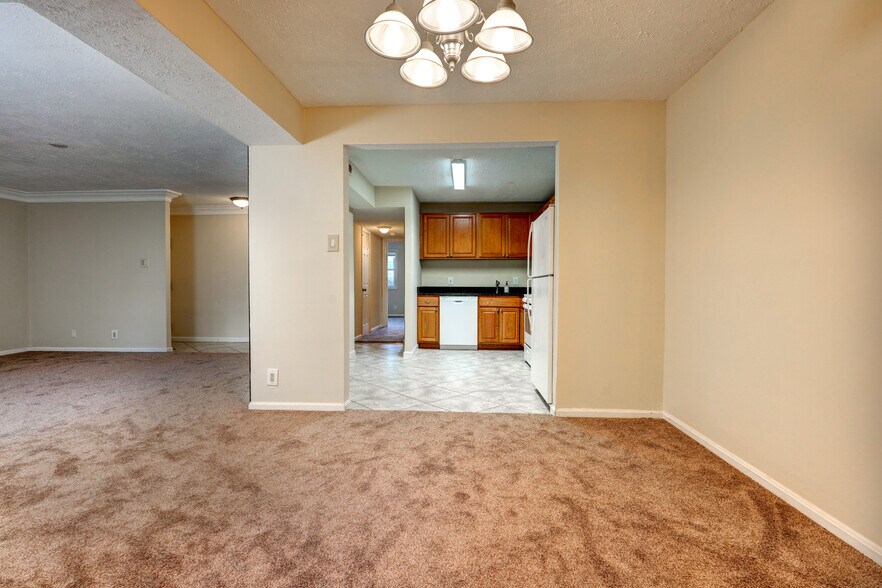 Building Photo - 876 Quince Orchard Blvd