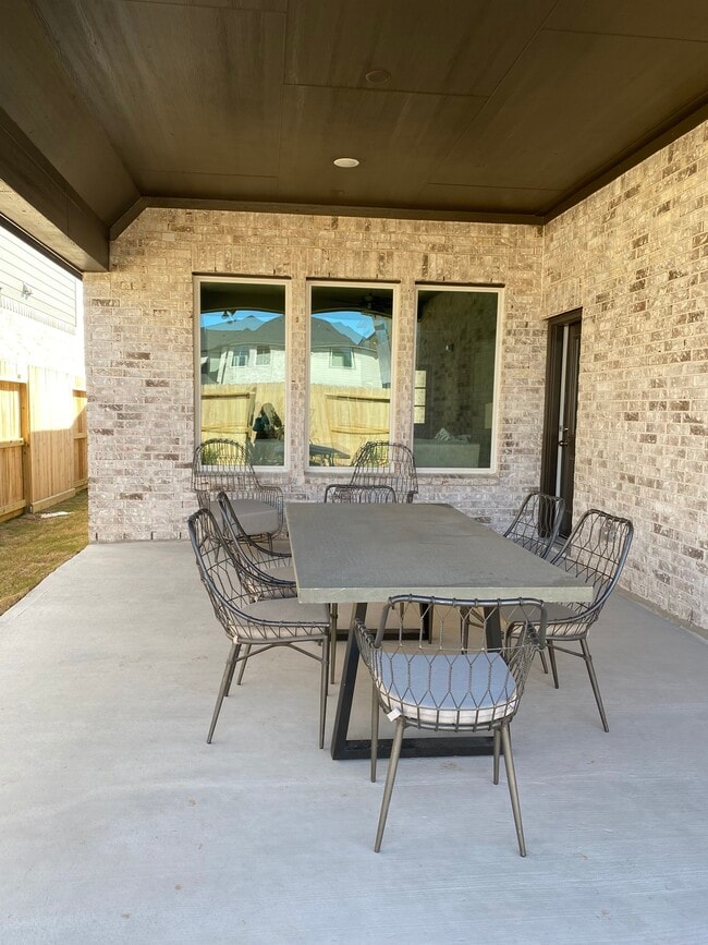 Building Photo - 24226 Maple Summit Ln