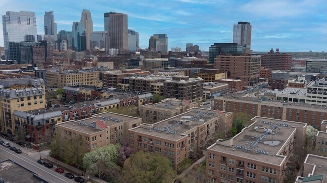 Building Photo - 545 N 1st St