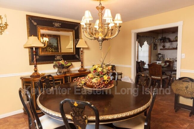 Building Photo - 30 Dumond Pl