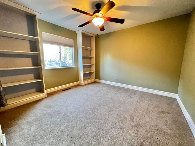 Building Photo - Charming 4 bed, 2 bath Home in North Fort ...
