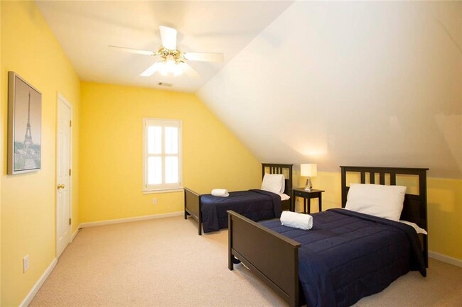 Building Photo - 2531 Old Salem Cir SE