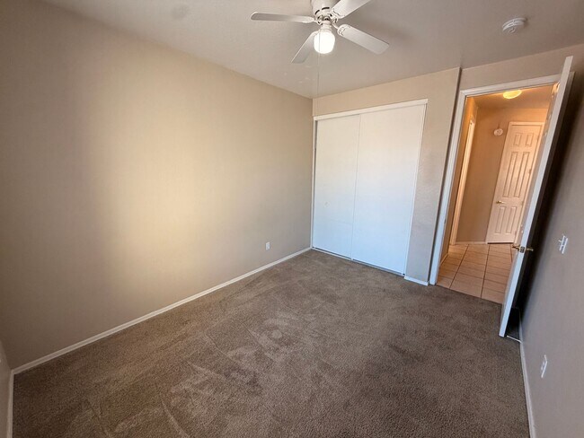 Building Photo - Spacious 3 Bedroom Single Story Peoria With A 3 Car Garage